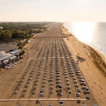 Two-level For Eight Guests With Terraces Bibione