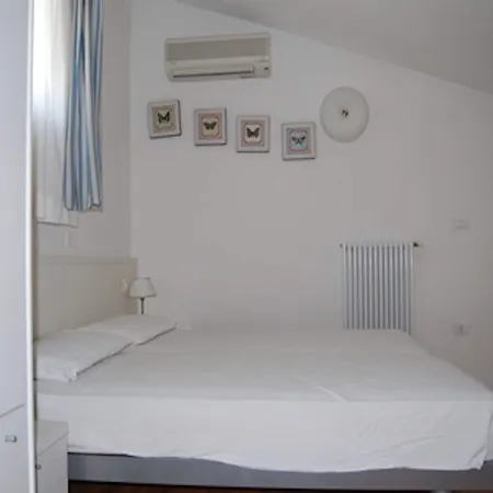 Two-level For Eight Guests With Terraces * Bibione