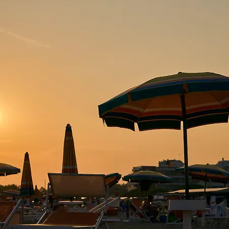 Two-level For Eight Guests With Terraces Appartamento Bibione