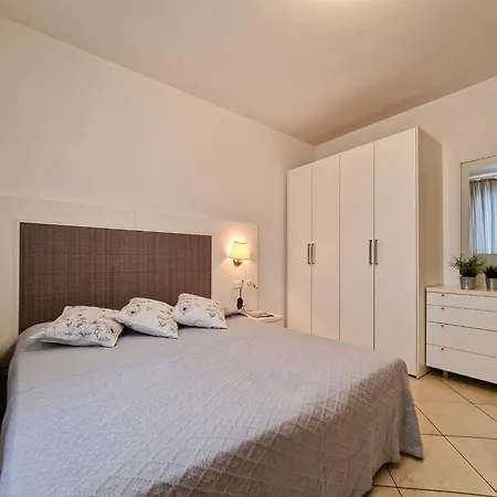 Two-level For Eight Guests With Terraces Daire