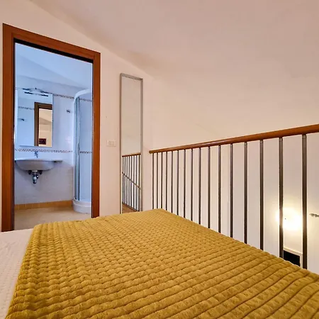 Two-level For Eight Guests With Terraces Daire