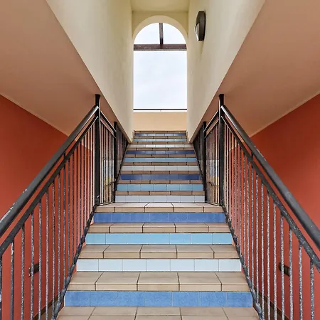 Two-level For Eight Guests With Terraces بيبيوني