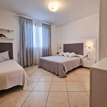 Two-level For Eight Guests With Terraces Appartamento