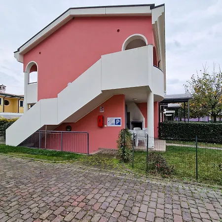 Two-level For Eight Guests With Terraces Appartamento Bibione